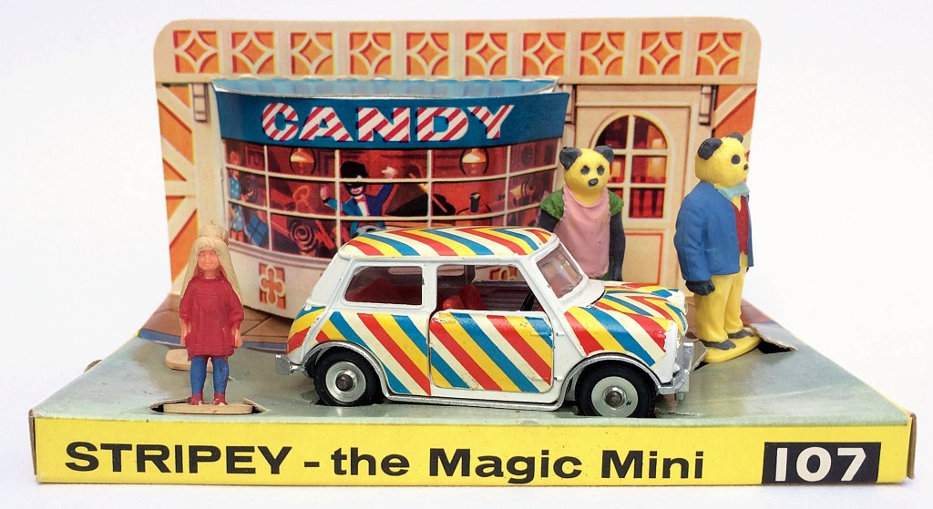 Box inner car figures.JPG