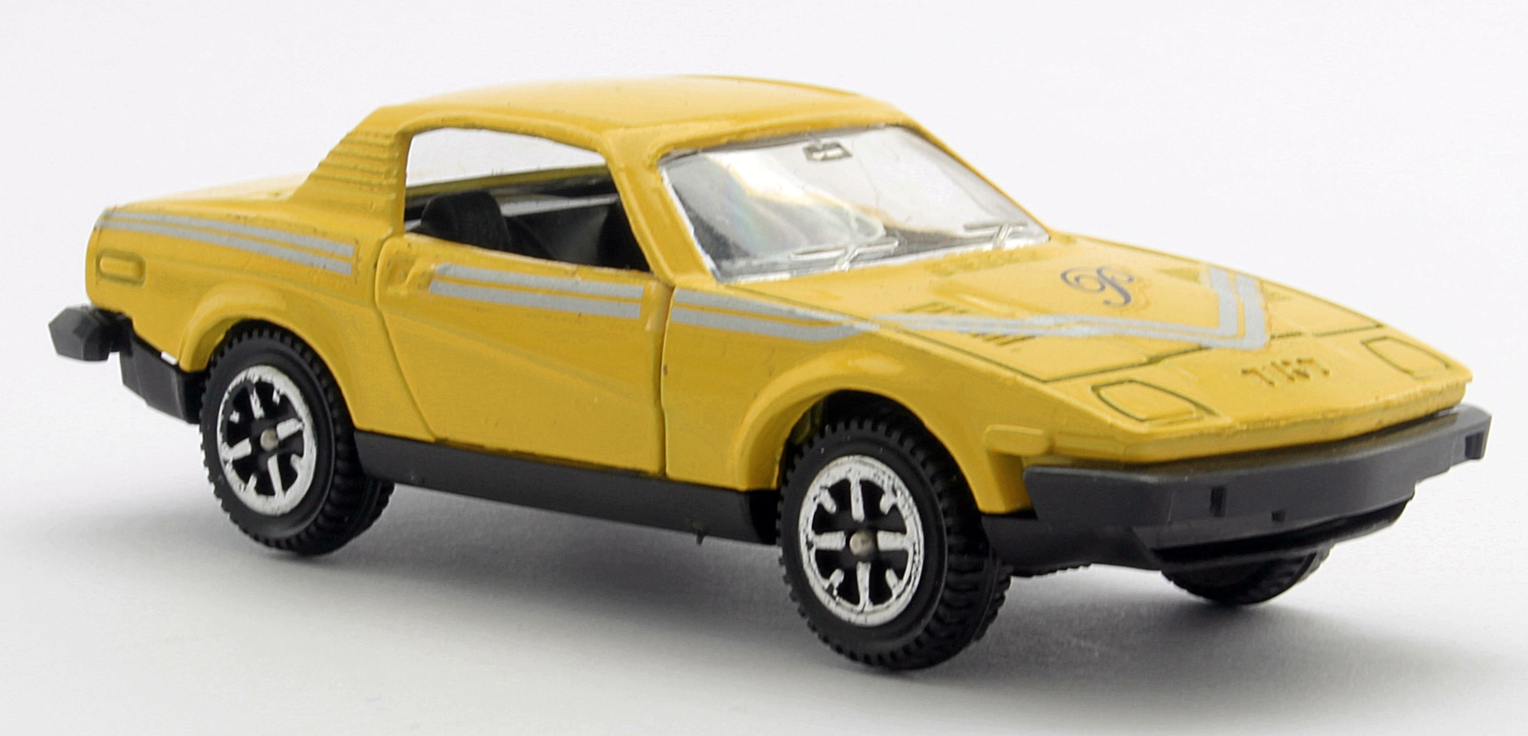 112: Purdey's Triumph TR7 – Dinky Toys: TV Shows, Space and Specials